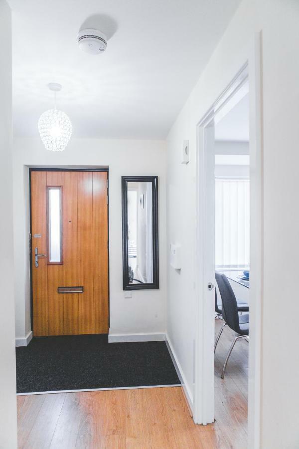 Salford Holiday Apartment Manchester Bagian luar foto