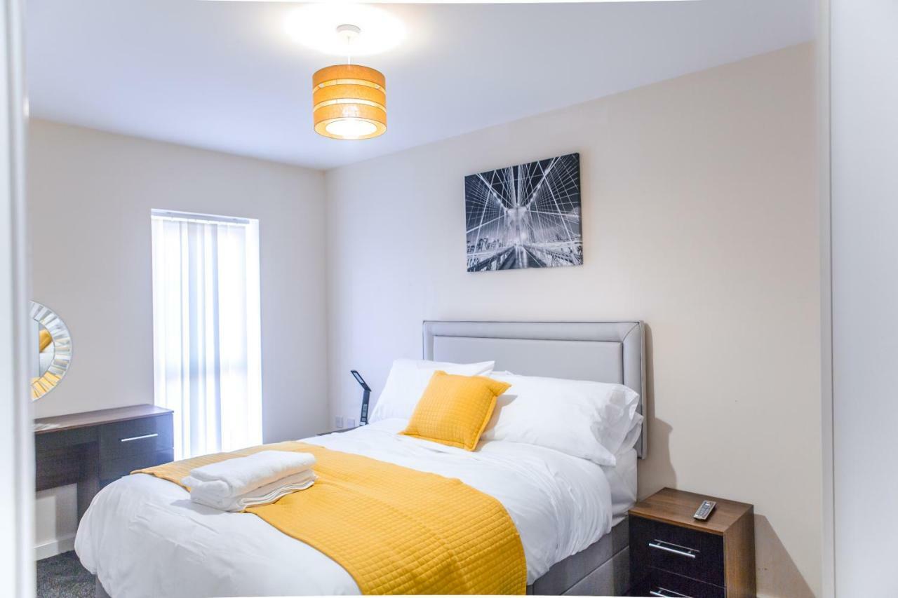 Salford Holiday Apartment Manchester Bagian luar foto